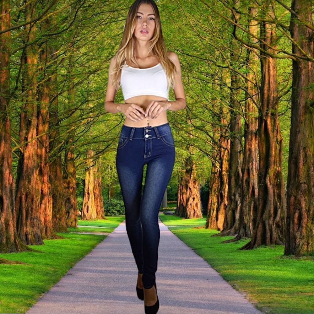 QQMY Blue jeans with a little somet…